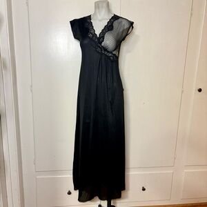 Vintage 70s Black V Neck Mesh Lace Trim Nylon Maxi Lingerie Nightgown Dress